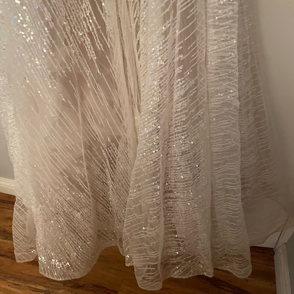 Bronx and Banco Mademoiselle Bridal Gown XXS - Picture 16 of 16